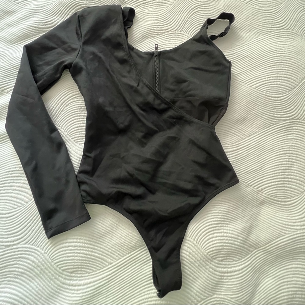 SecondNature by Jordyn Woods Black 1 Sleeve Bodysuit